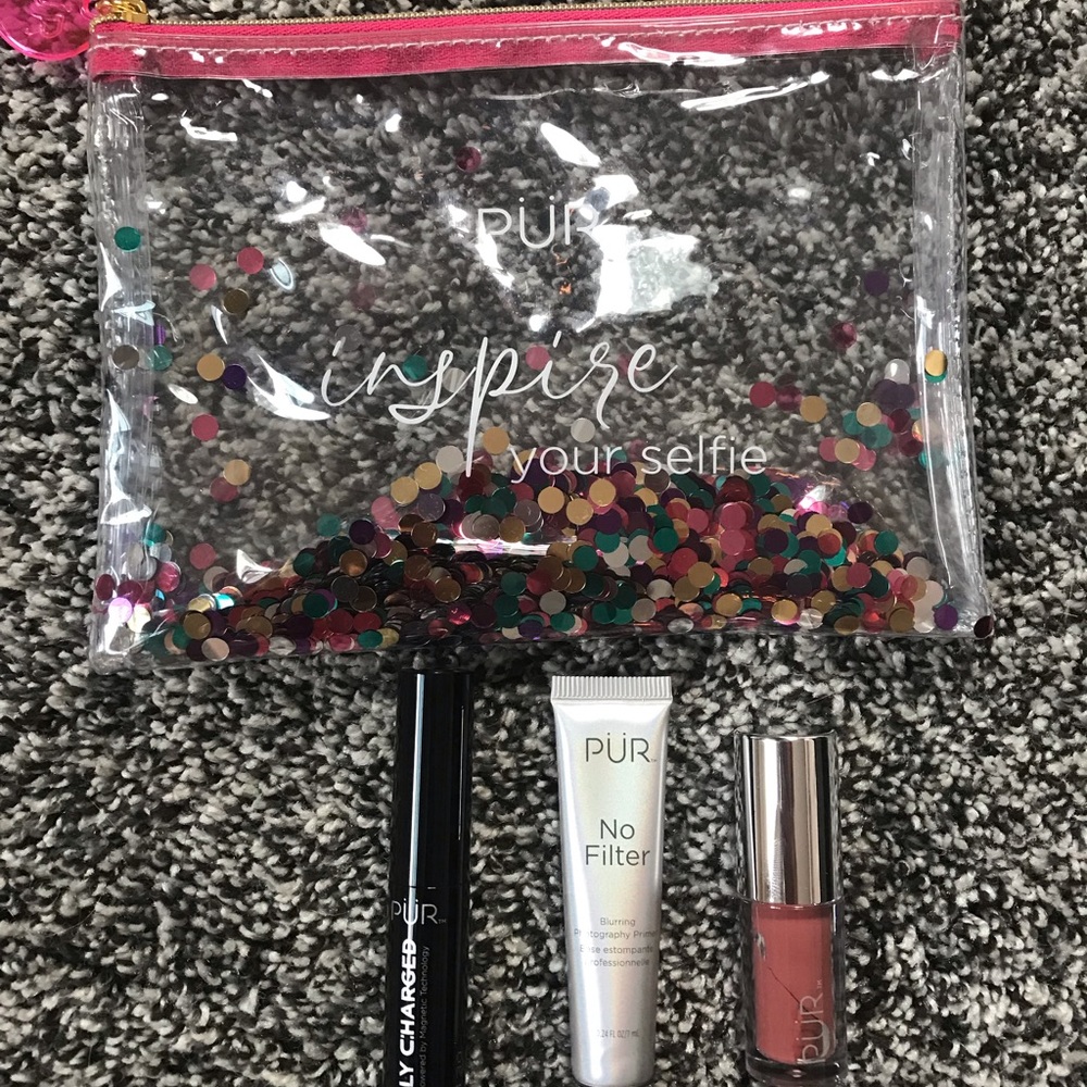 PUR makeup trial kit with bag